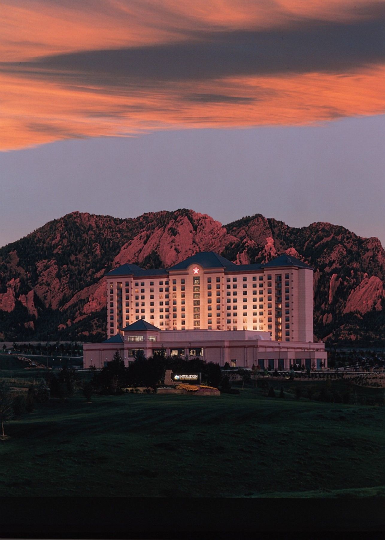 Hotel Omni Interlocken 4*